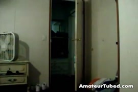Cachorro fica engatado na novinha q gita de dor zoofilia