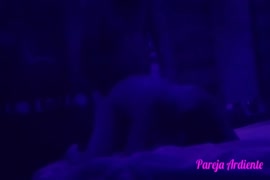 Pai masturba olhando filha